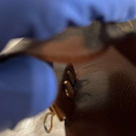 Authentic Louis Vuitton Excellent Preloved Condition Monogram 4 Key Holder - Picture 9 of 10